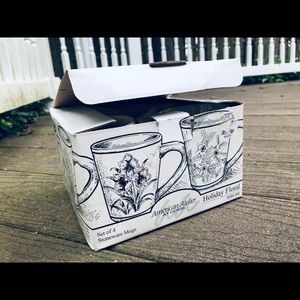 American Atelizer Set of 4 Floral Mugs.